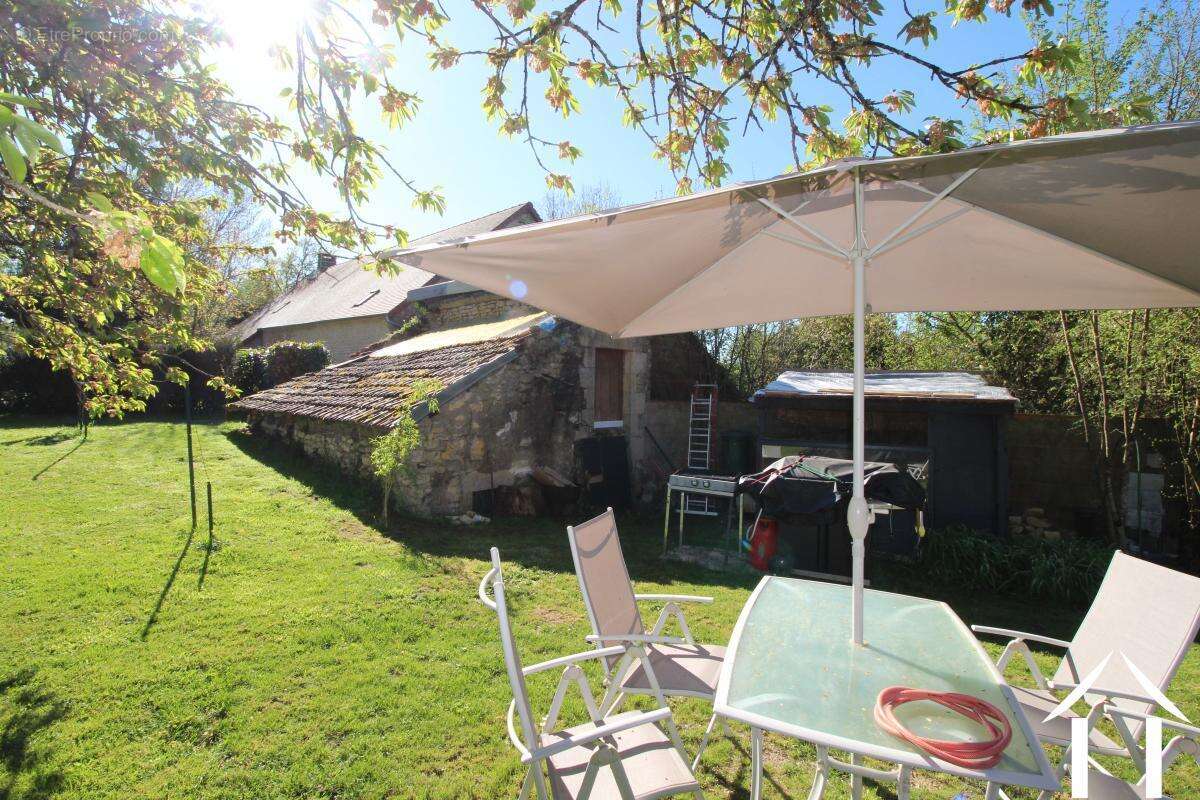 Maison à COLMERY