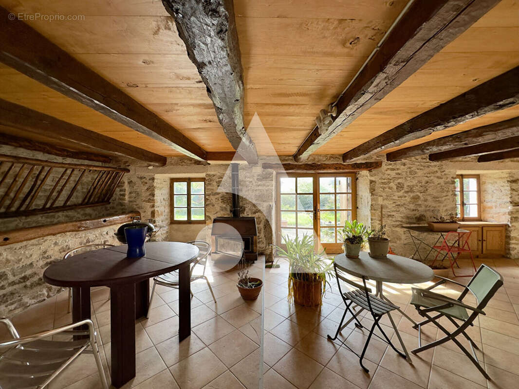Maison à LARROQUE-TOIRAC