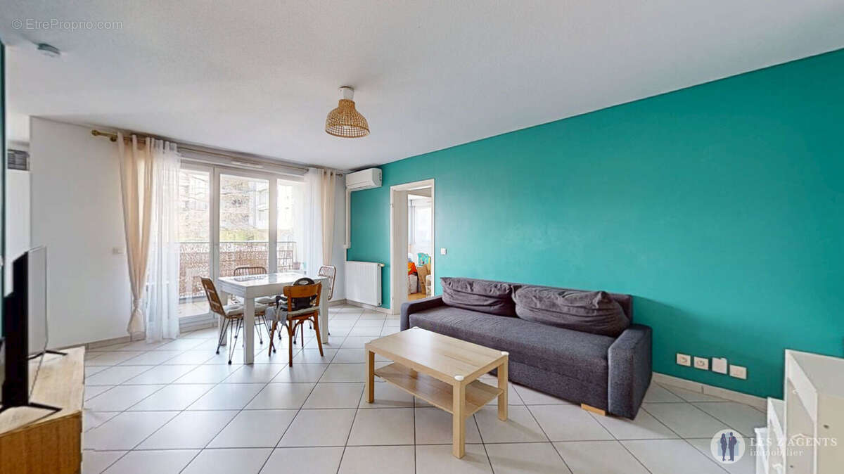 Appartement à SAINT-MARTIN-D'HERES