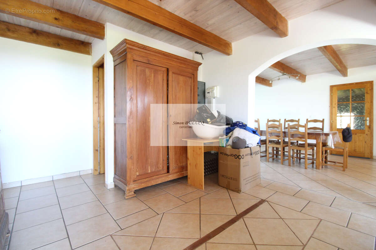 Maison type 6 de 142 m2 avec terrain de 986 m2 - photo 8