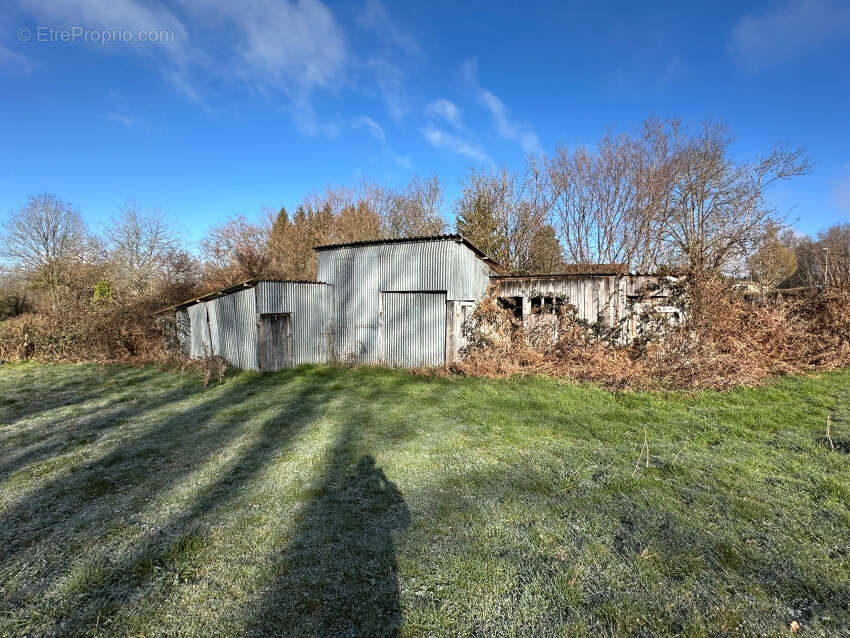 Terrain à SAINT-GEORGES-DE-MONS