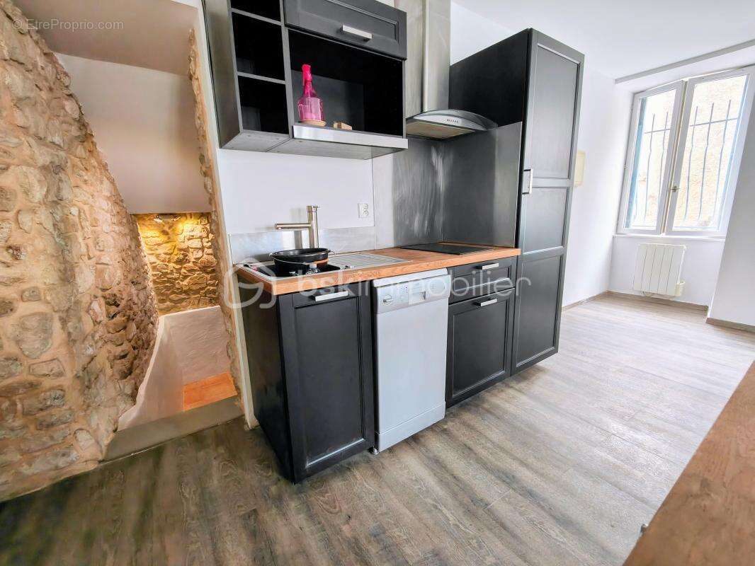 Appartement type studio rénové en rez de chaussée - photo 6