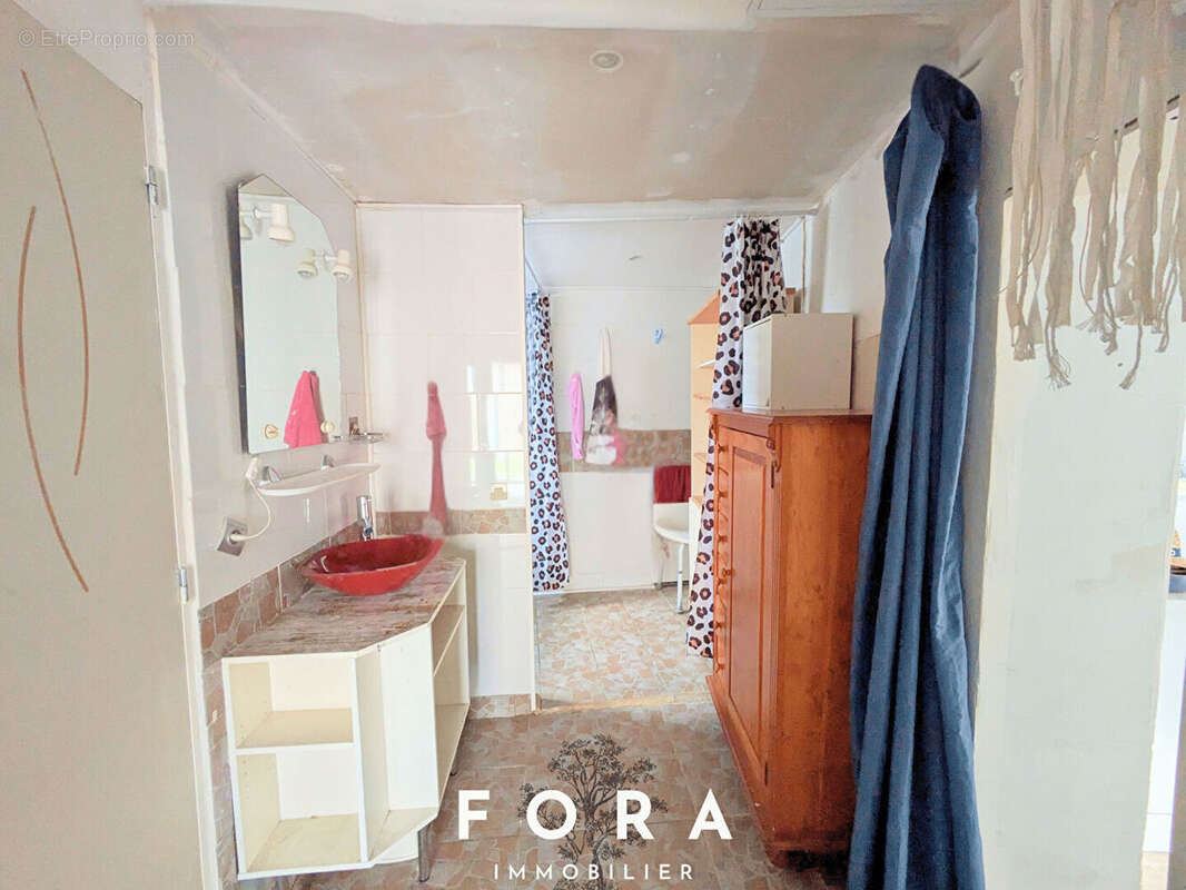 Maison à LA SELLE-LA-FORGE