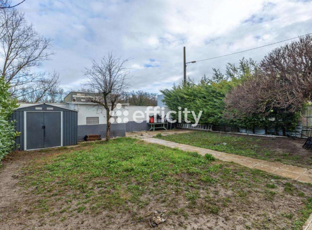 Maison à VAULX-EN-VELIN