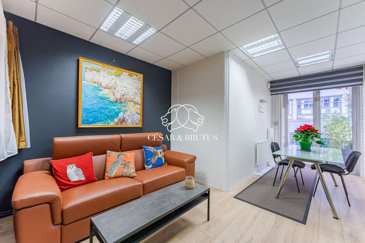 Commerce 210 m² à Lyon-6e  - photo 2