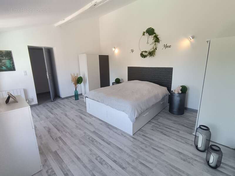 Maison à SAINT-MARTIN-LACAUSSADE