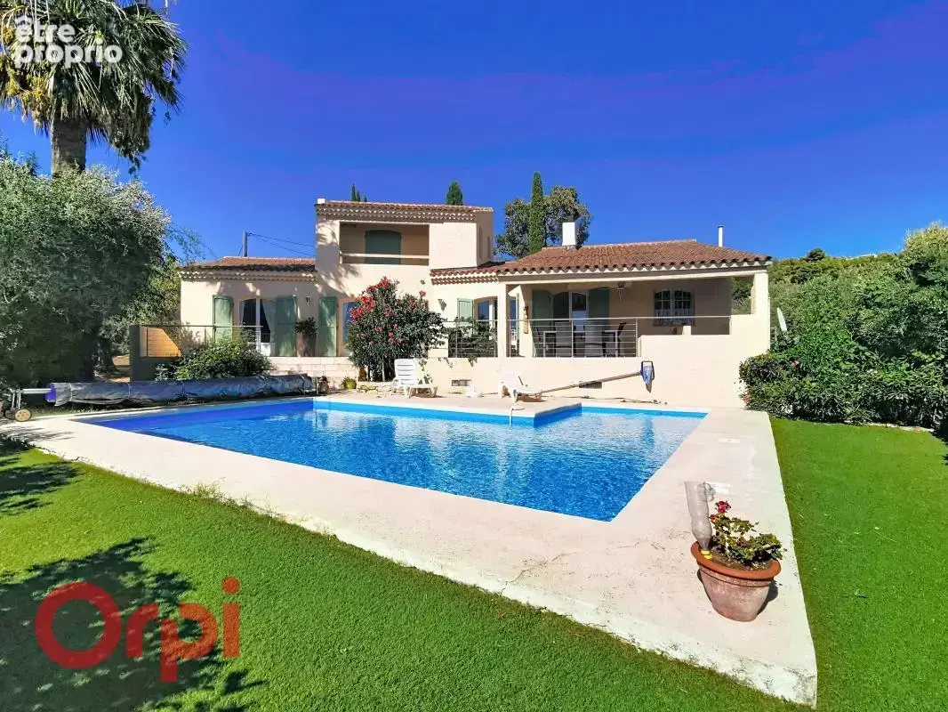 Maison à vendre à la Cadière d'Azur avec vue mer - photo 2