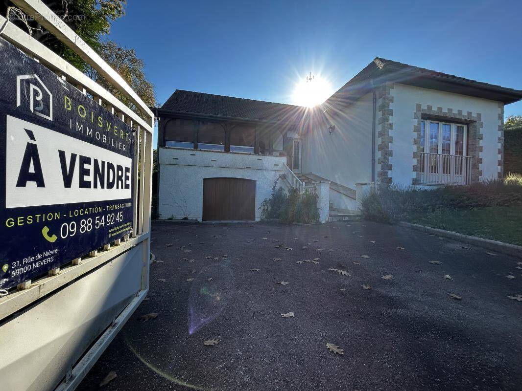 Maison à VARENNES-VAUZELLES