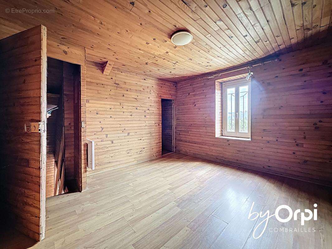 Appartement à SAINT-ELOY-LES-MINES