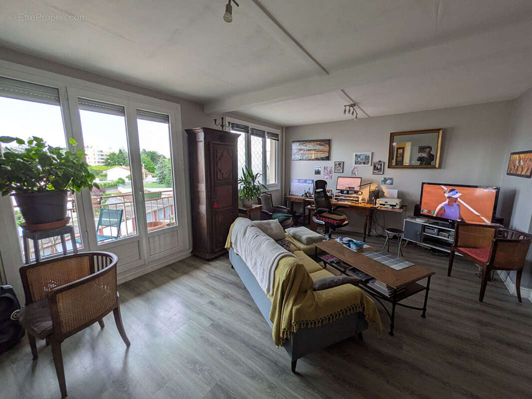 Appartement à RIORGES