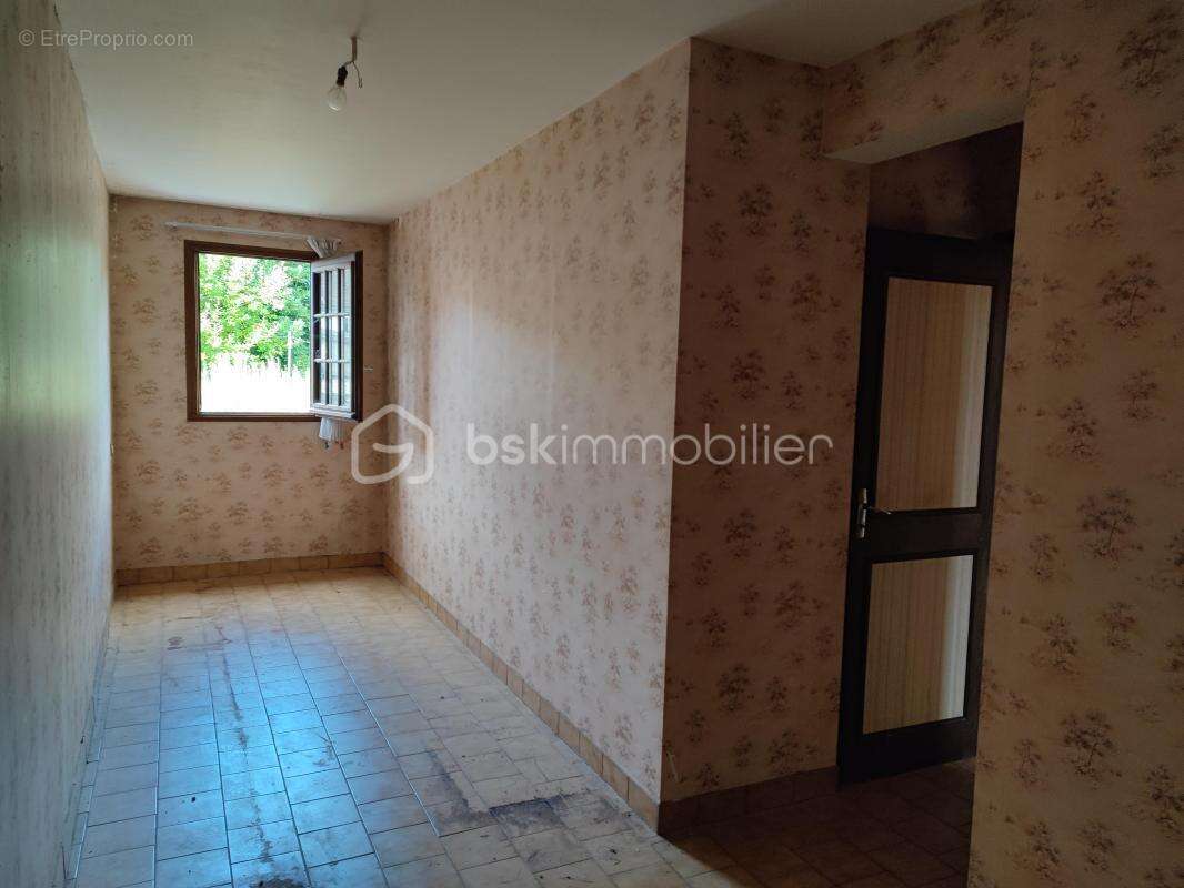 Maison de 113 m² sur sous sol et grenier aménageable sur 445 m² de parcelle - photo 13