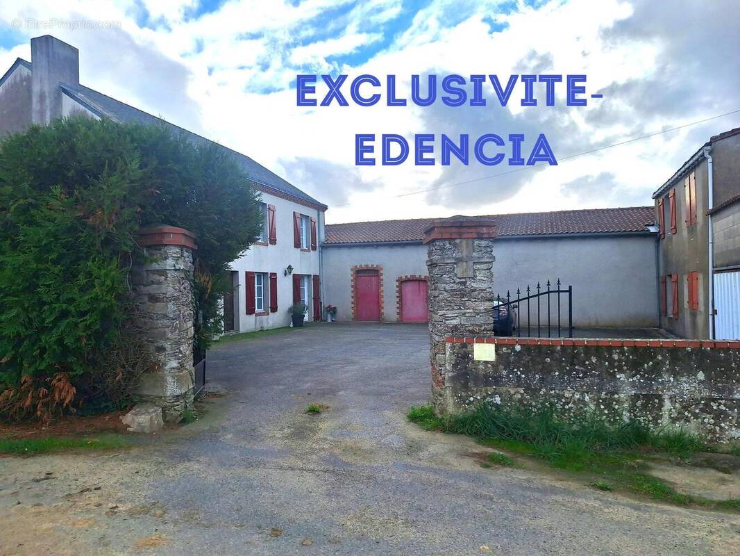 Maison à LE LANDREAU