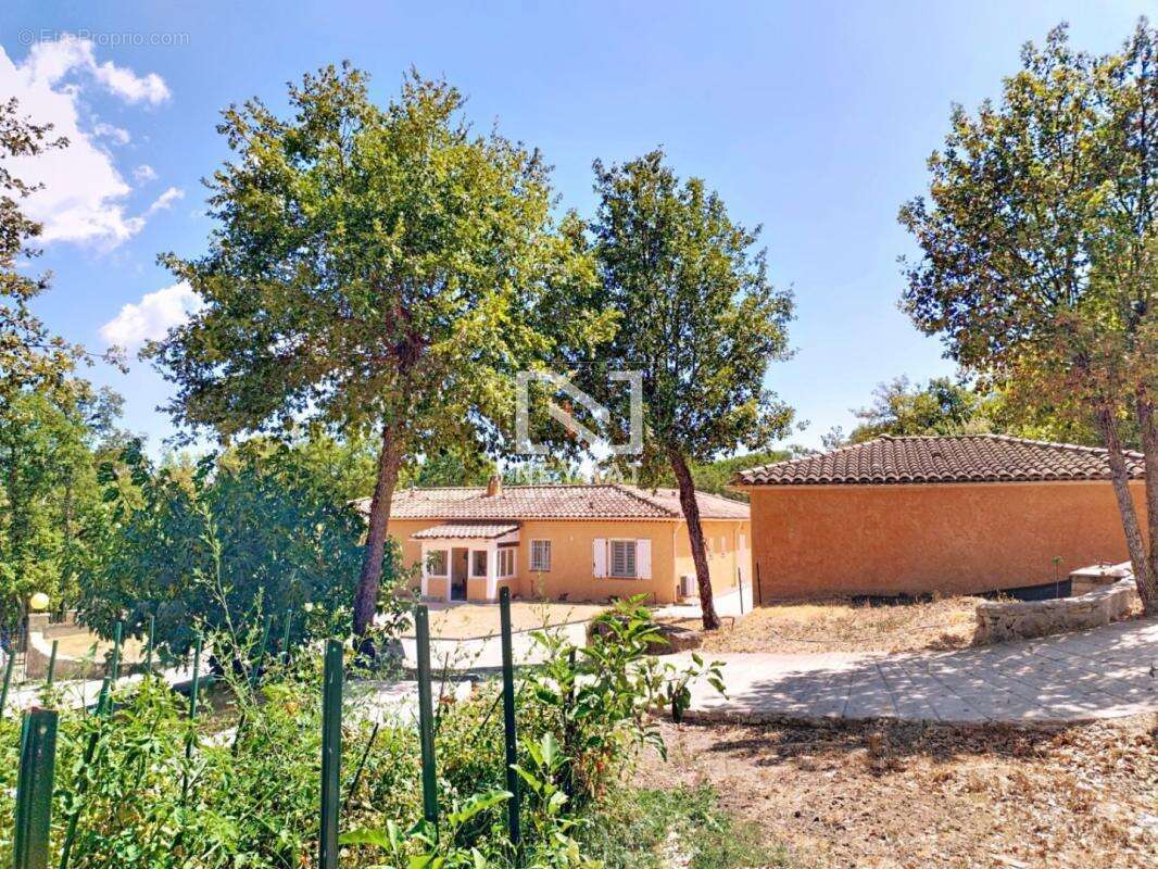 Fayence - maison de plain-pied - superbe espace piscine - double garage - photo 8