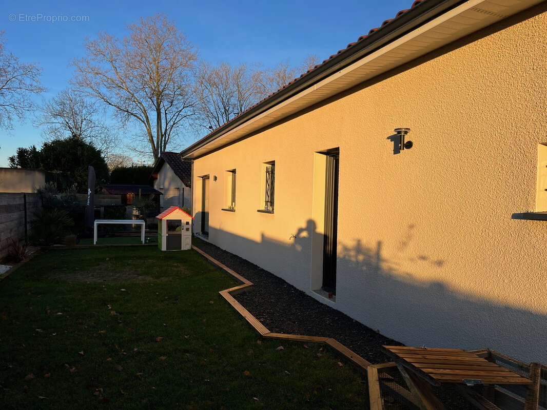 Maison à AMBERIEUX-EN-DOMBES