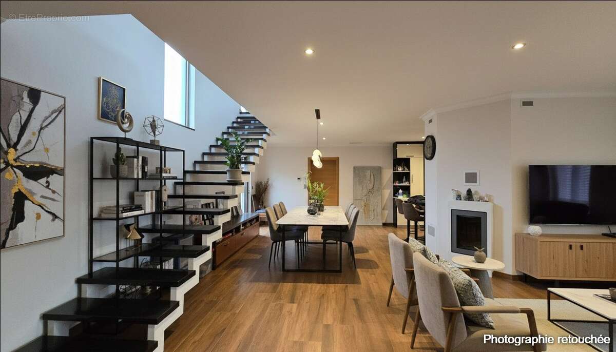 Maison à SAINT-LAURENT-DE-LA-SALANQUE