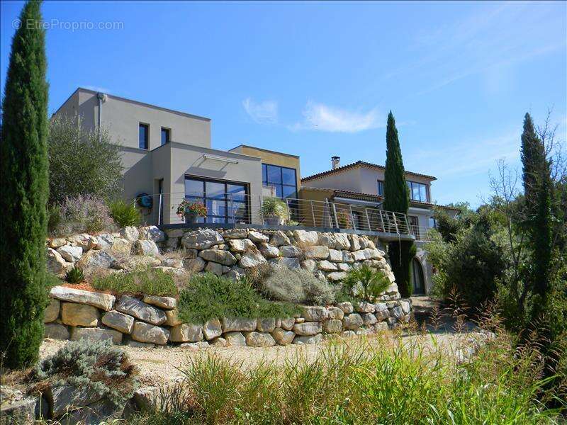 Maison à MONTELIMAR