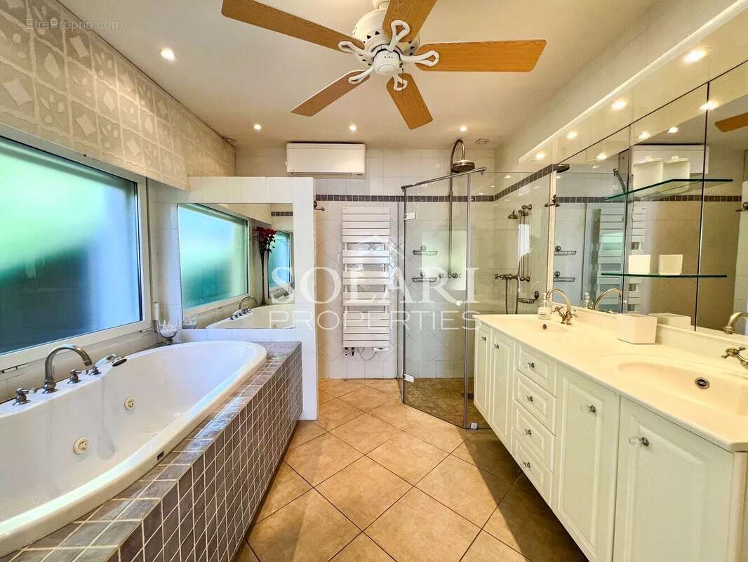 Maison à THEOULE-SUR-MER