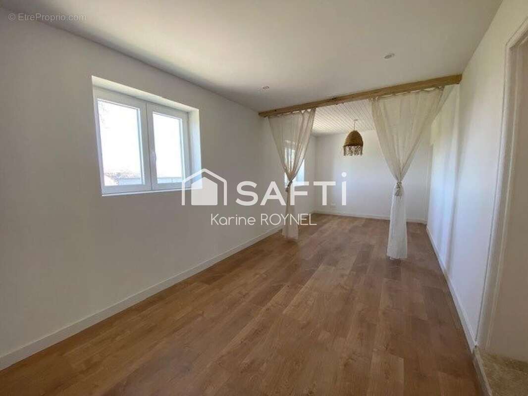 Photo 4 - Maison à LUSSAC