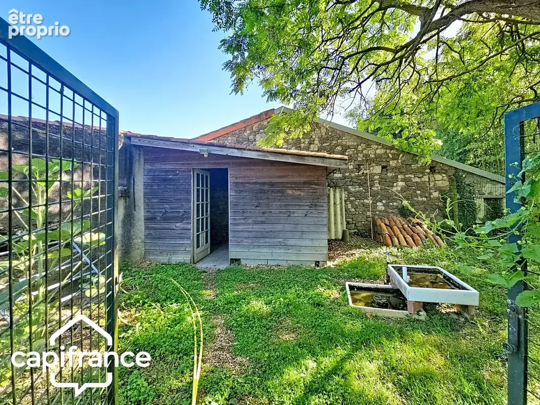 Saint-Martin-de-Sanzay (79) – Maison en pierre rénovée 203 m² – vie de plain-pied – studio indépendant – dépendances – terrain 4 - photo 21