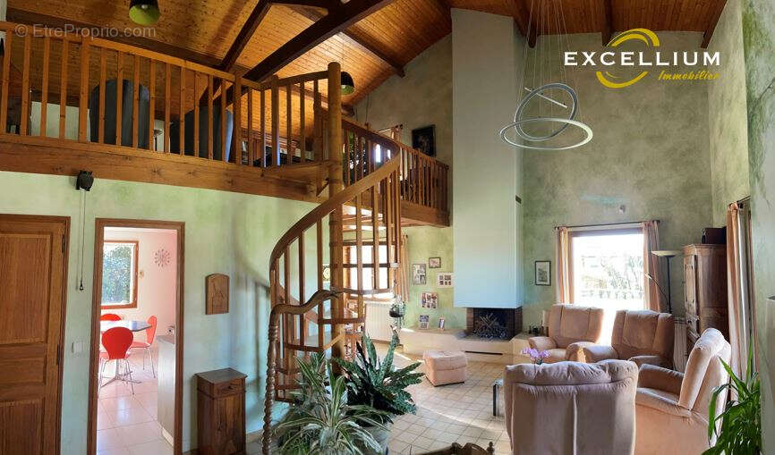 Maison à FONTAINES-SUR-SAONE