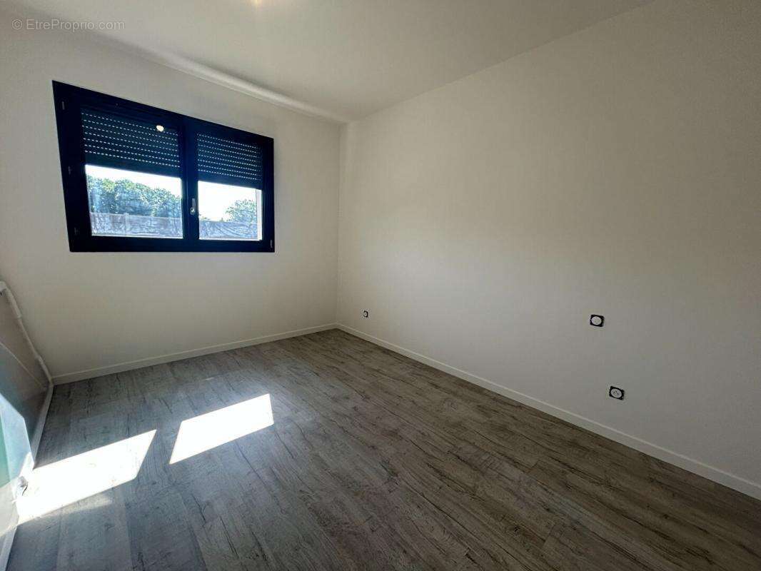 Maison à SAINT-ROMAIN-LA-MOTTE