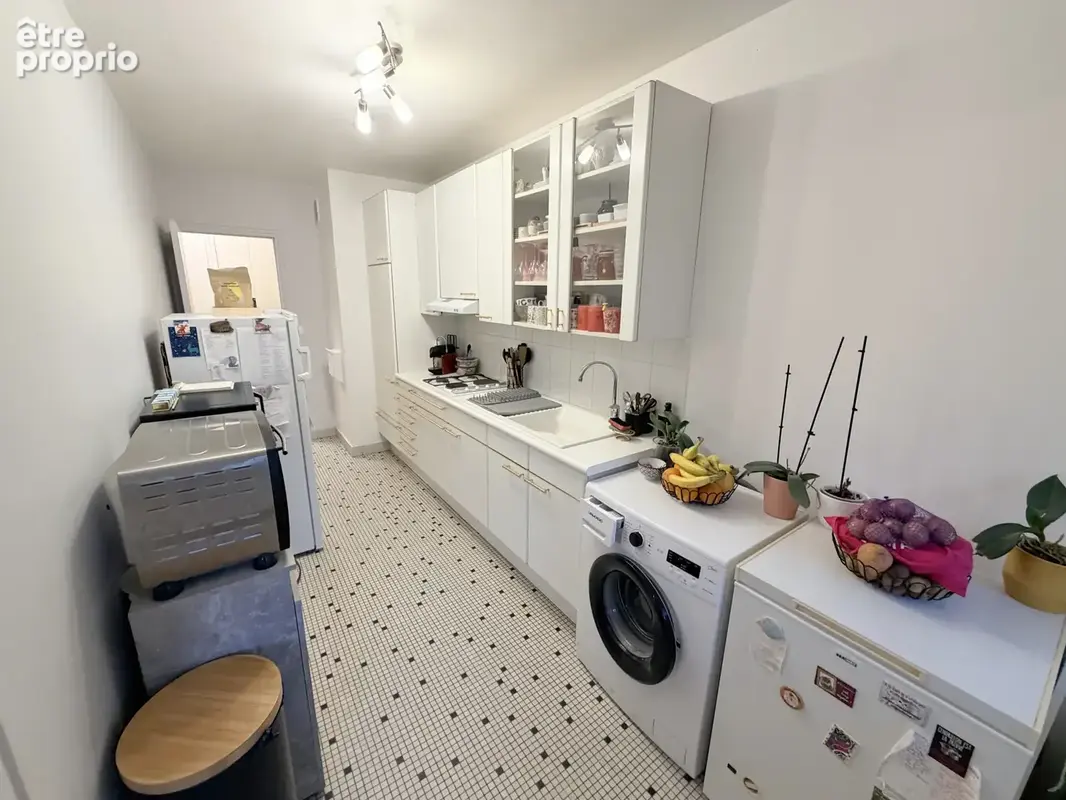 Reims Centre Ville - Appartement à Vendre avec Balcon, Parking en sous sol et cave - photo 3