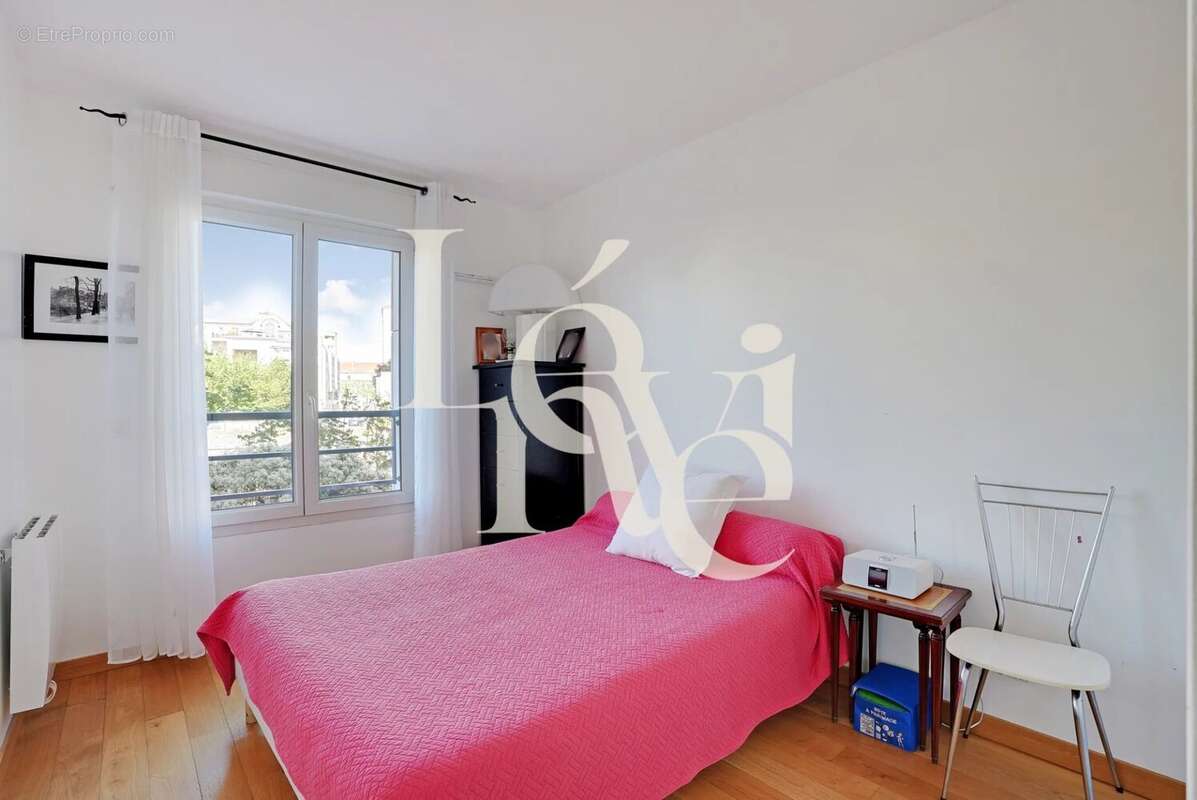 Appartement à CHARENTON-LE-PONT