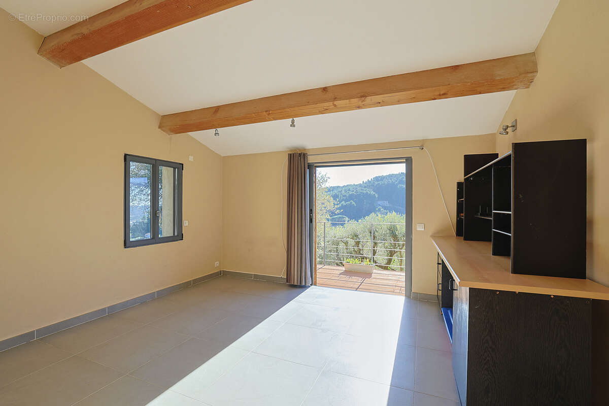 Maison à SOLLIES-PONT