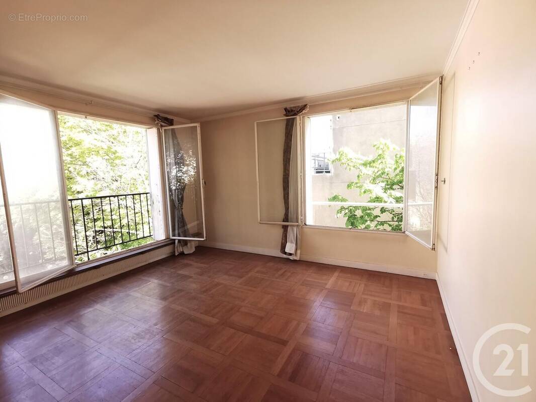Appartement à NEUILLY-SUR-SEINE