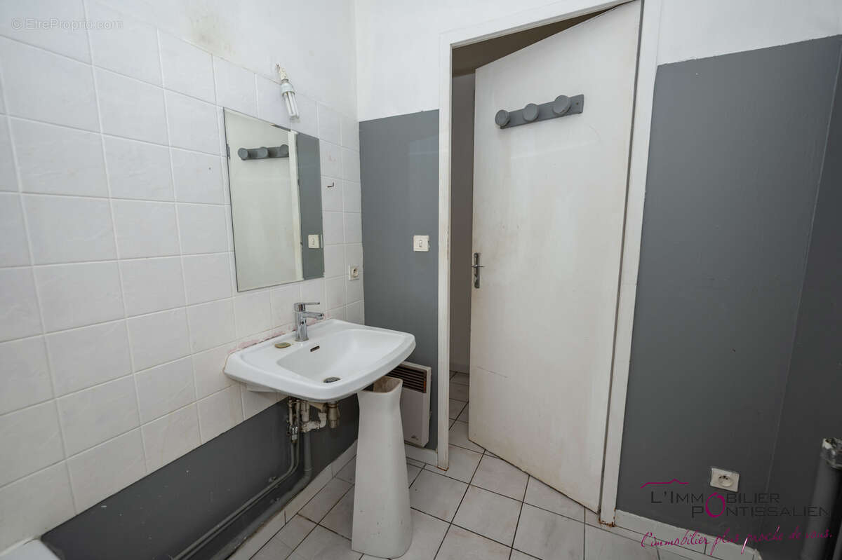 Appartement rez-de-chaussée Type 2 Rochejean centre village - photo 15