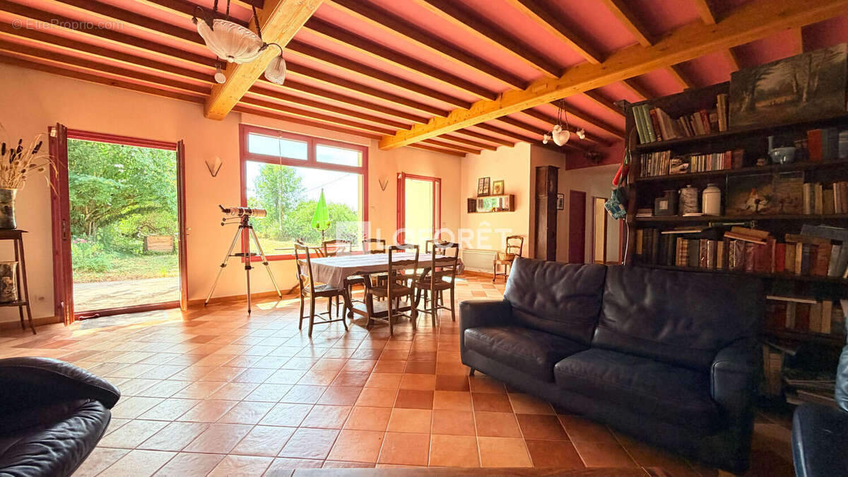 A vendre à Belval En Argonne - 151 m² (3 chambres) - photo 4
