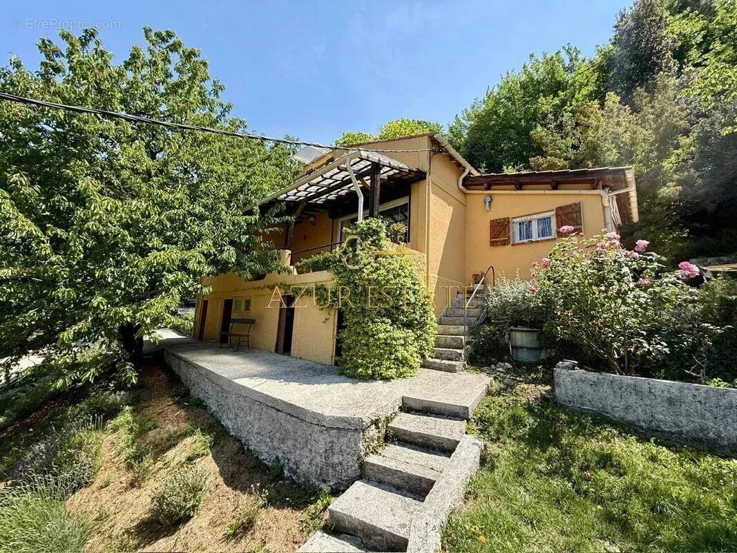 Maison à PEILLE