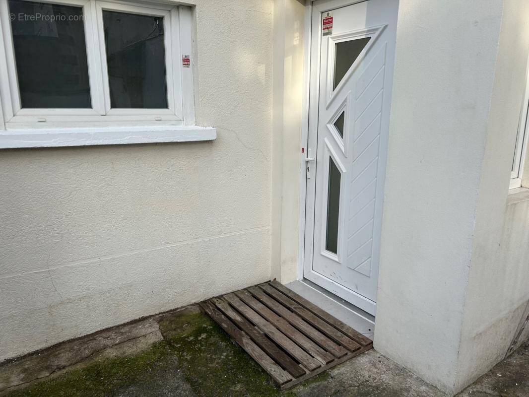 Appartement à LES PAVILLONS-SOUS-BOIS