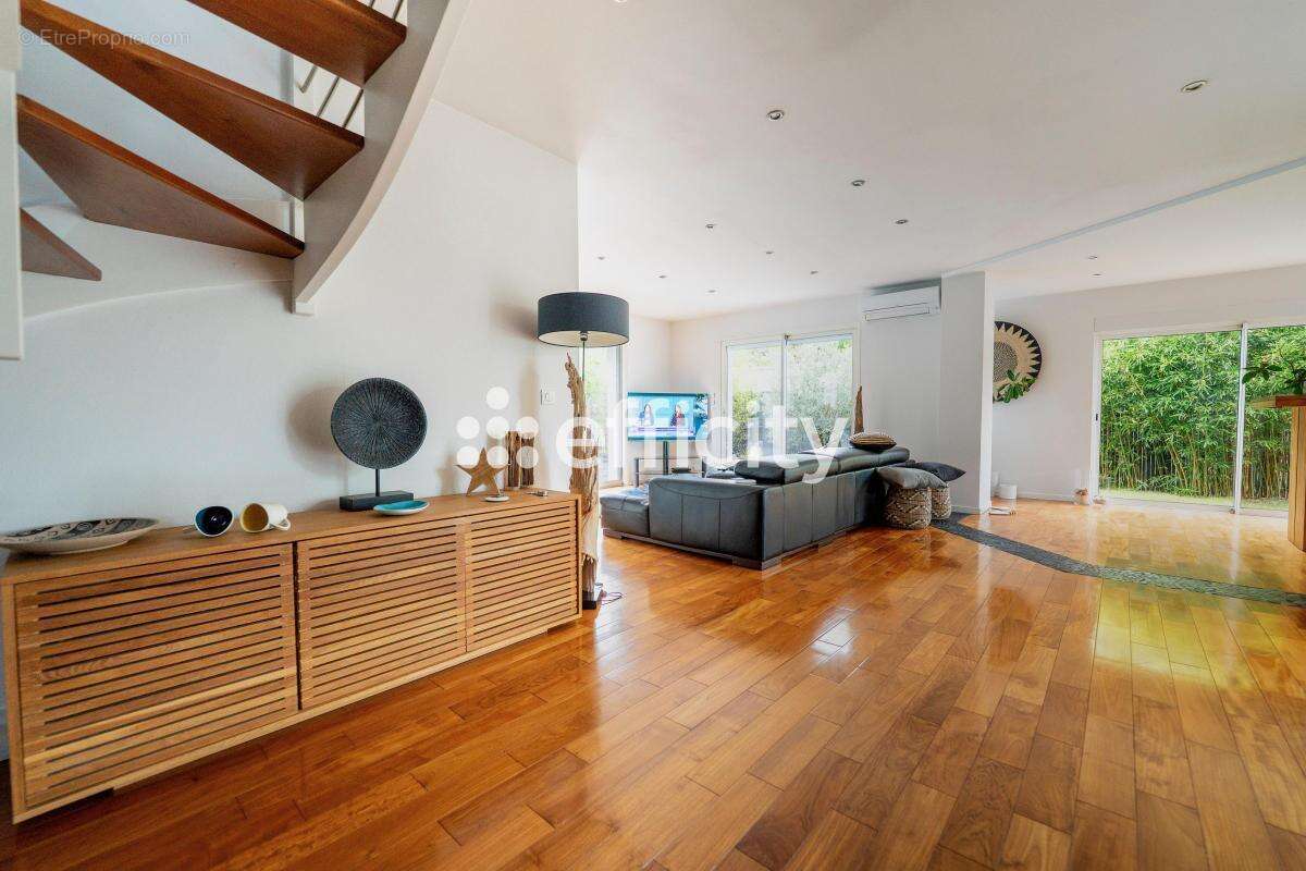 Maison 155 m² à Le Pian-Medoc  - photo 10