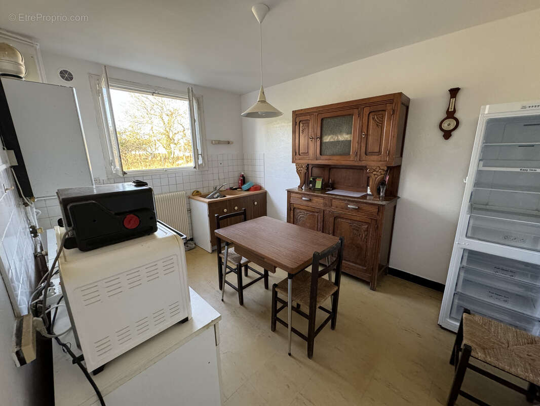 Maison à SAINT-REMY-EN-ROLLAT