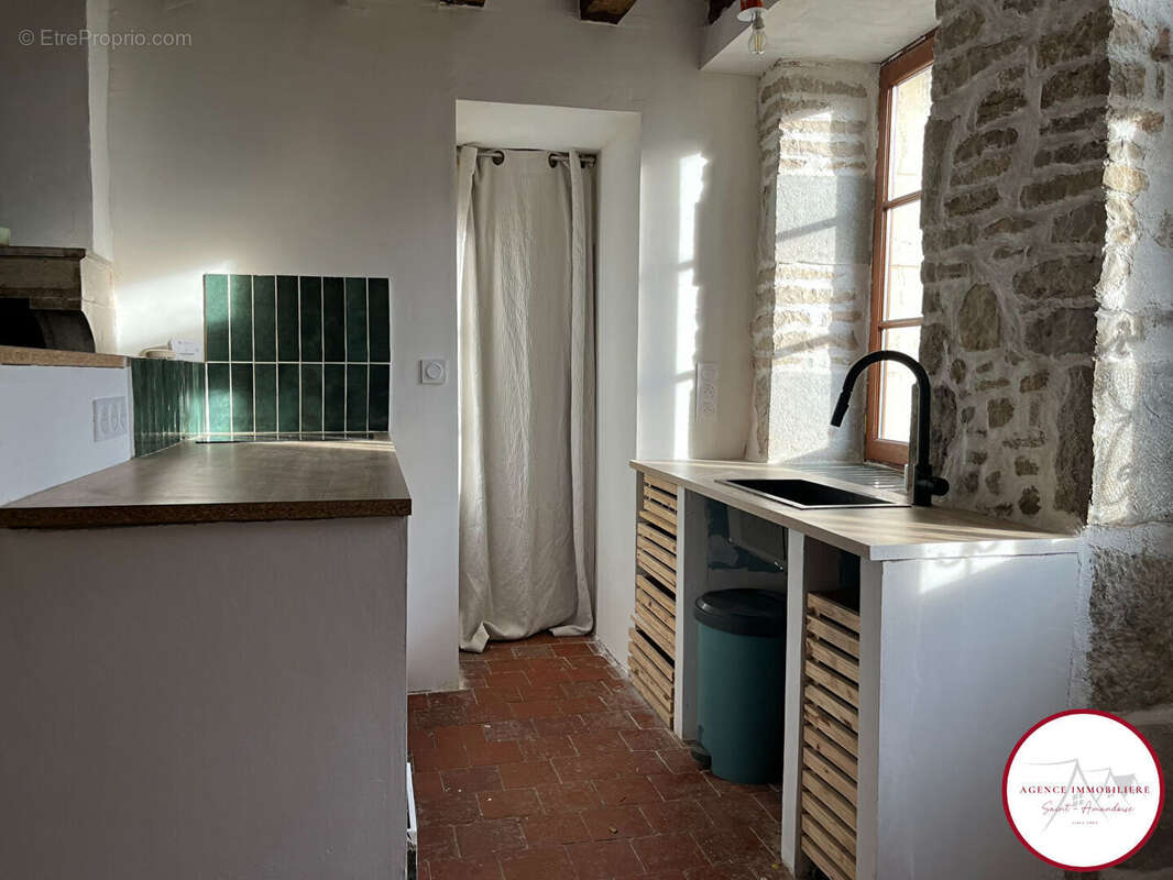 Maison à BESSAIS-LE-FROMENTAL