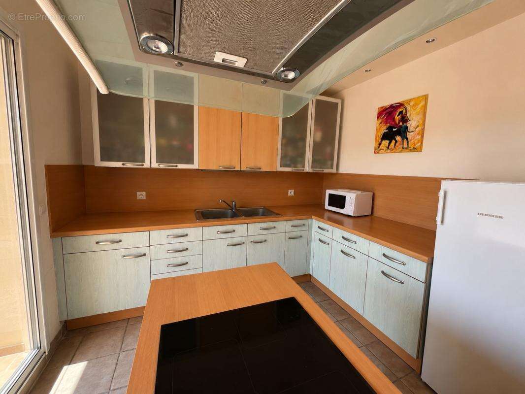 Meze, Appartement avec exceptionnel et rarissime emplacement sur le port - photo 11
