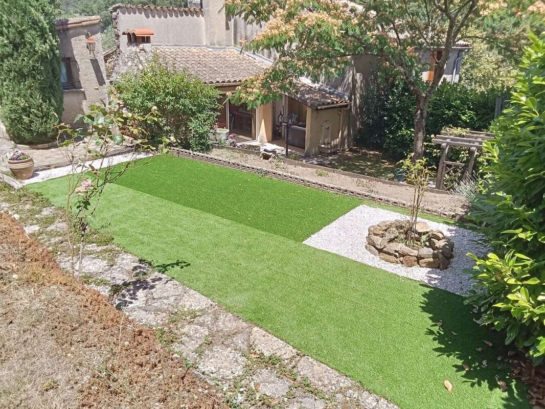Maison de village rénovée 138m² - 6 ch / 3 sdb - jardin en bancels + 2 garages - photo 5