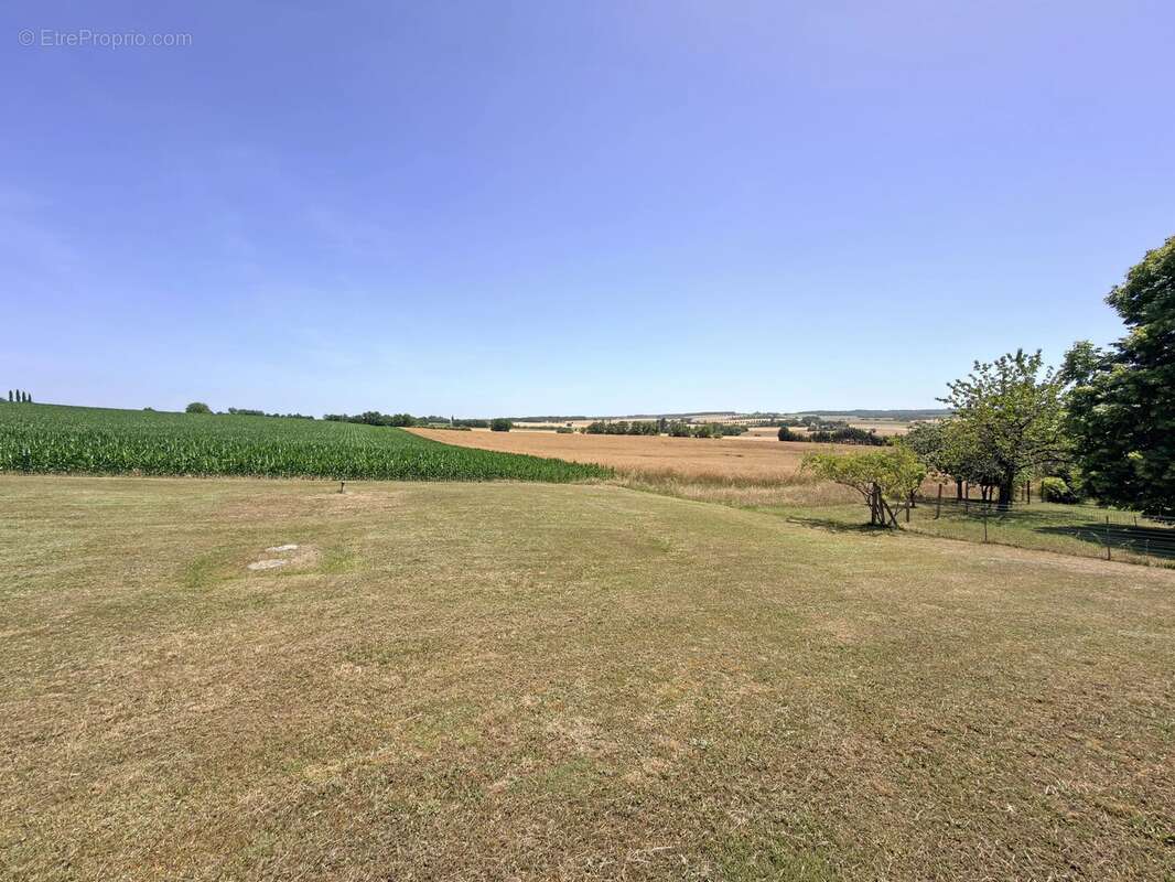 Charmante Propriété en Pierre avec Grange et Piscine ! - photo 20