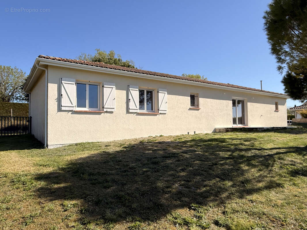 Maison à SAUVAGNAS