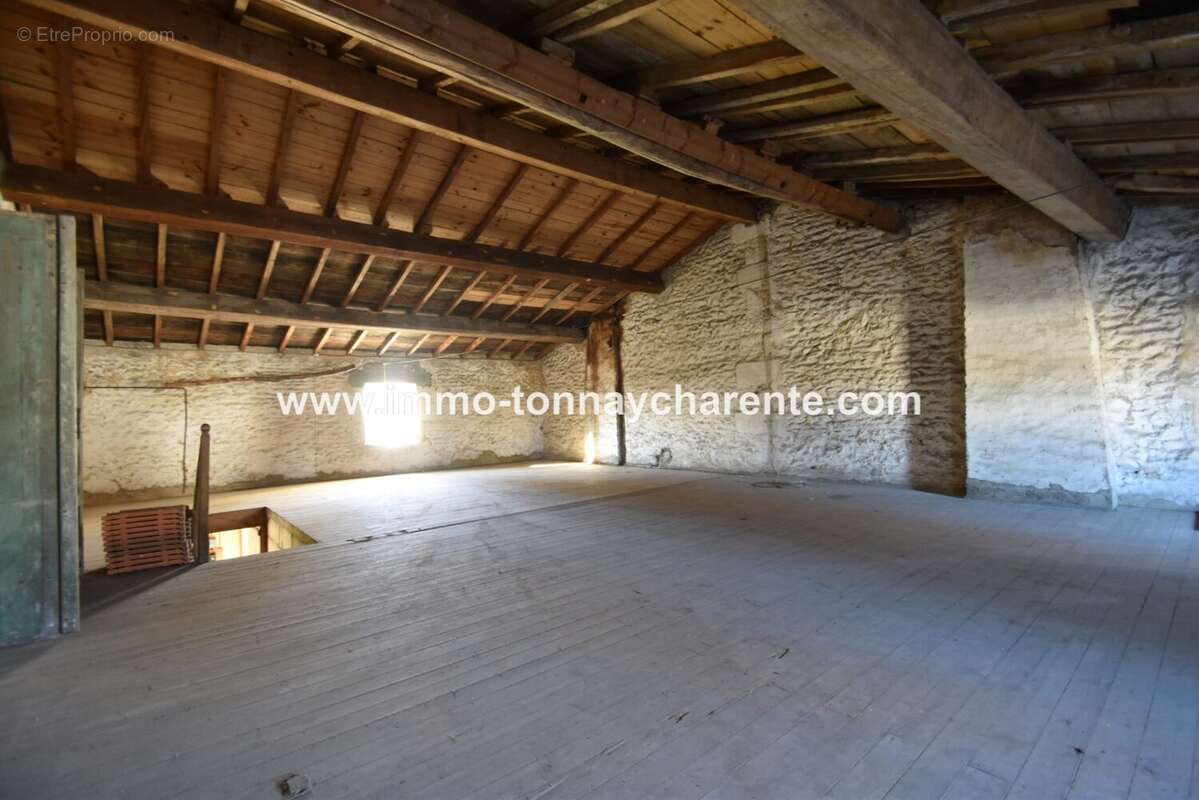 Maison à TONNAY-CHARENTE