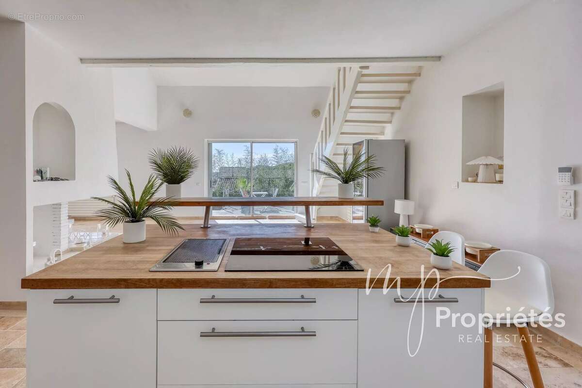 Maison à BORMES-LES-MIMOSAS