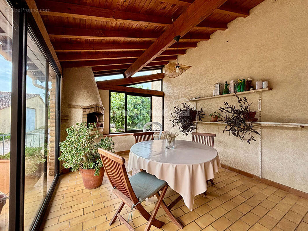 Villa Saint Just  3 chambres , piscine , sous sol amenageable , hangar 125m² - photo 3
