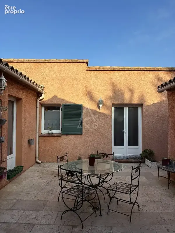 Villa de  229  m2 à Arles - Grand terrain - Potentiel gîtes à développer - photo 4