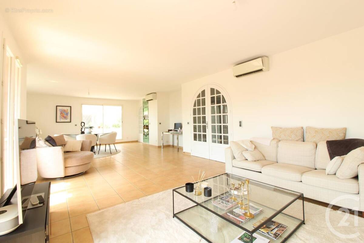 Appartement à ROQUEBRUNE-CAP-MARTIN