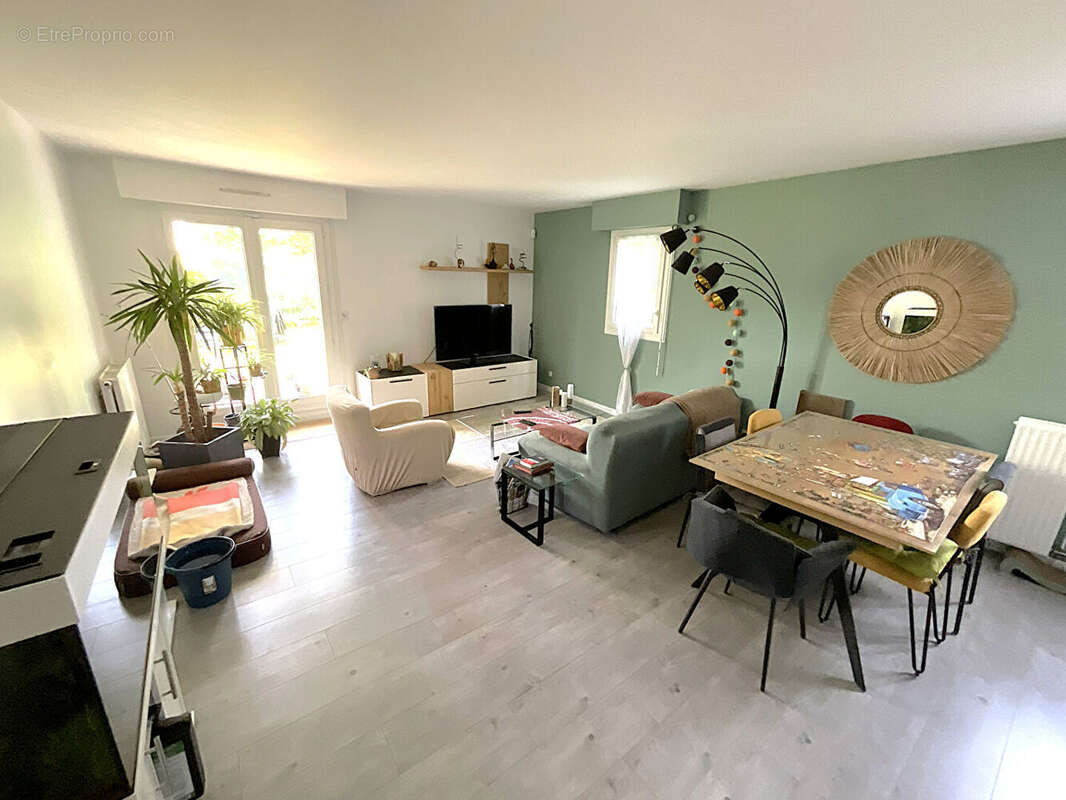 Appartement à MONTIGNY-LE-BRETONNEUX