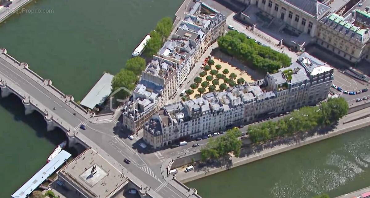 Commerce à PARIS-1E