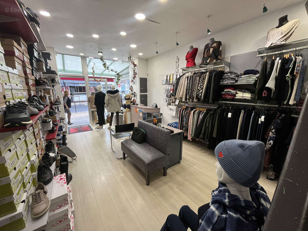 Commerce à LAMALOU-LES-BAINS