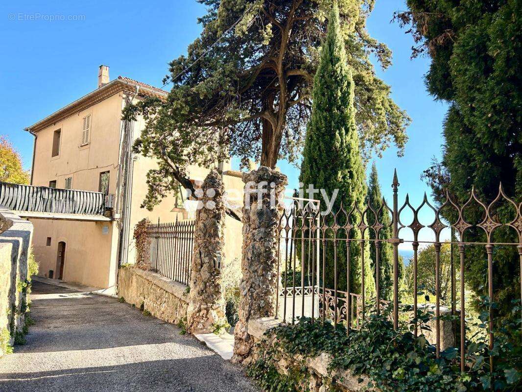 Appartement à CARROS