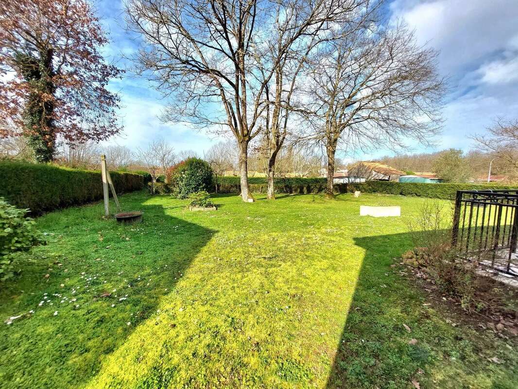 Maison à CELLE-LEVESCAULT